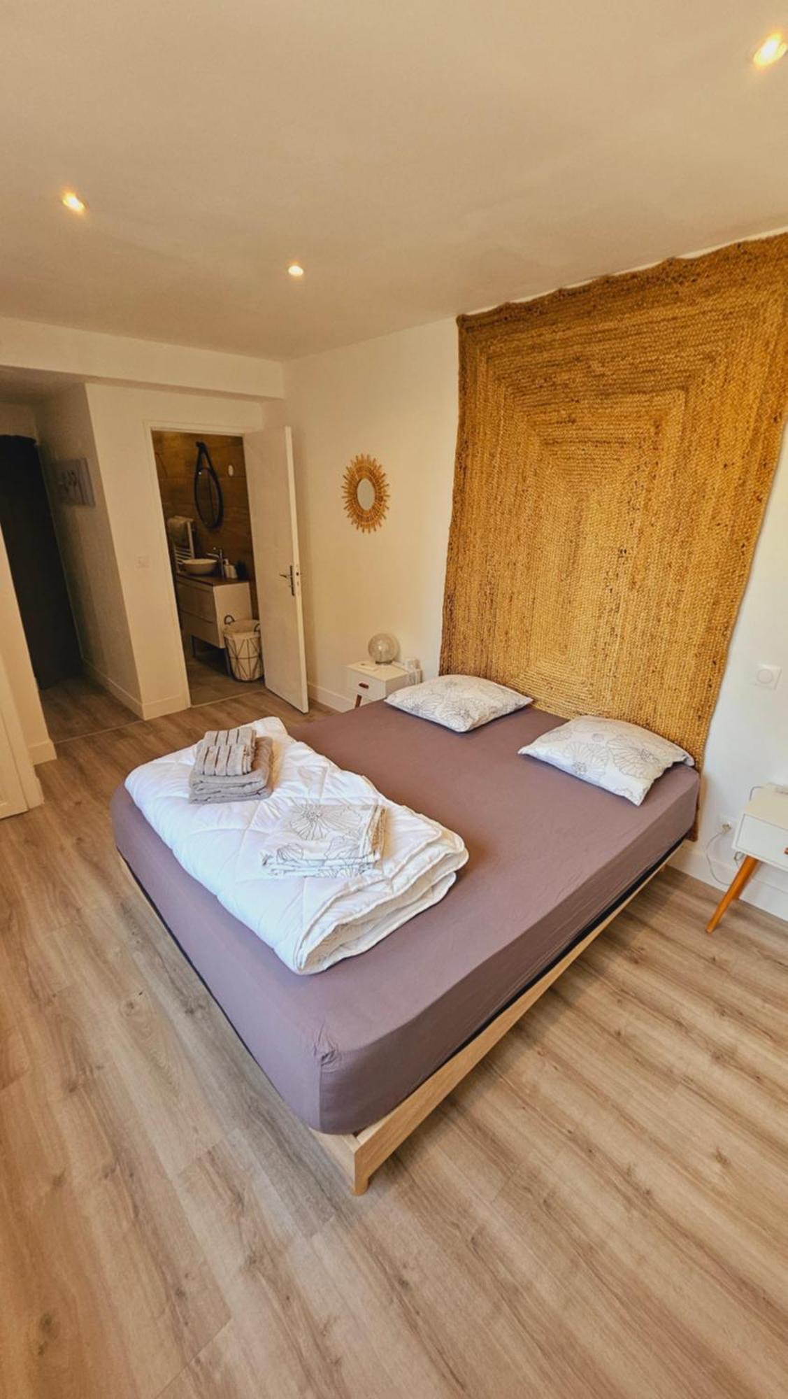 Belle Maison Renovee Au Centre De Sacre-coeur Holiday home